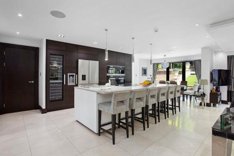 4 bedroom detached house for sale, Valley Road, Rickmansworth, Hertfordshire, WD3