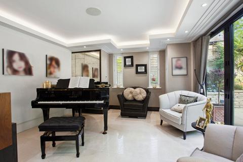 4 bedroom detached house for sale, Valley Road, Rickmansworth, Hertfordshire, WD3