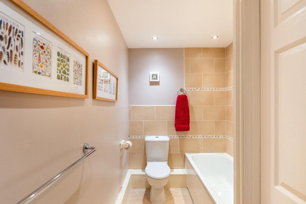 0 S4 RAV - Bathroom C.jpg