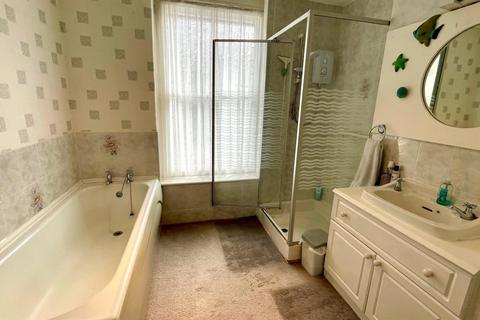 5 bedroom terraced house for sale, Victoria Street, Craig y Don, Llandudno