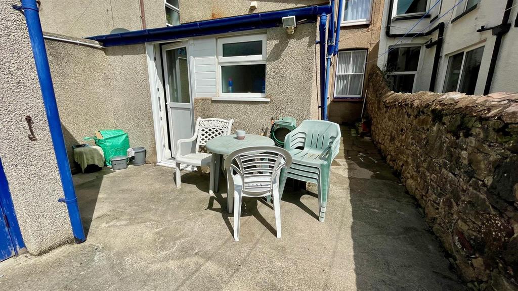 Rear courtyard