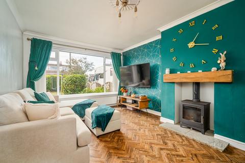 3 bedroom semi-detached house for sale, Kingsdale Gardens, Drighlington