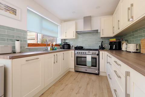18 Southmead Close, Folkestone, CT19 5LH
