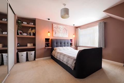 18 Southmead Close, Folkestone, CT19 5LH