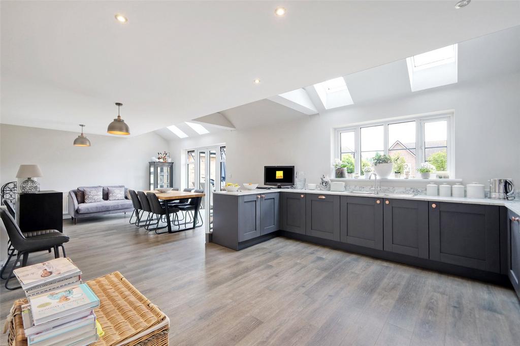 Kitchen/Dining
