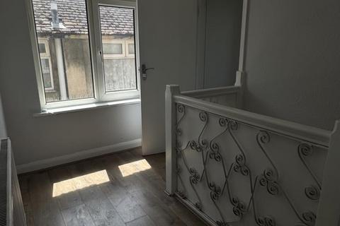 2 bedroom maisonette to rent, London, HA7