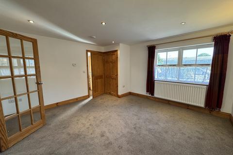 3 bedroom terraced house to rent, Bosorne Street, St. Just TR19