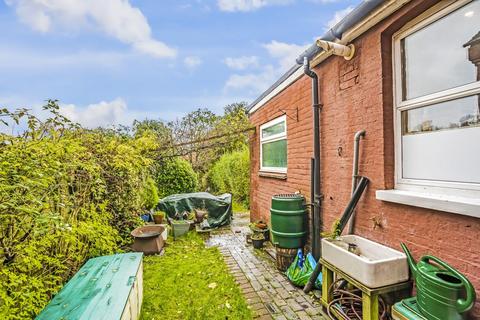 9 Beechwood Gardens, Caterham, CR3 6NH