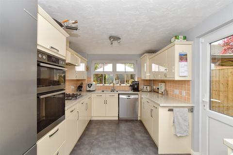 4 bedroom detached house for sale, Royal Oak Chase, Basildon SS15
