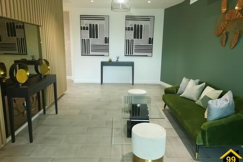 2 bedroom flat to rent, Rothesay House, London, W6