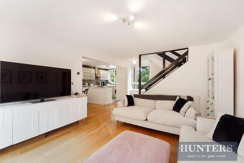 undefined, Barrow Hill Close, Worcester Park