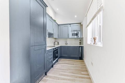 Flat 3, 2 West Hill, South Croydon, CR2 0SA