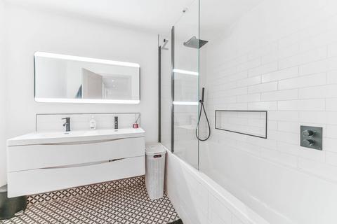 Flat 3, 2 West Hill, South Croydon, CR2 0SA