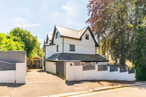 Flat 3, 2 West Hill, South Croydon, CR2 0SA