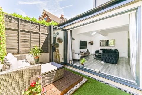 Flat 3, 2 West Hill, South Croydon, CR2 0SA