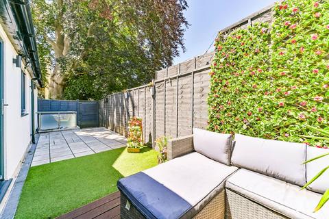 Flat 3, 2 West Hill, South Croydon, CR2 0SA