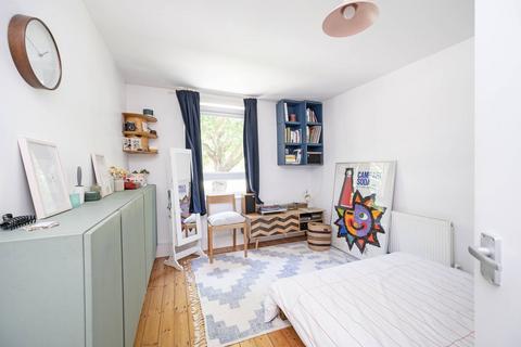 47 Rochford Walk, London, E8 3HQ