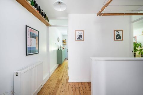 47 Rochford Walk, London, E8 3HQ