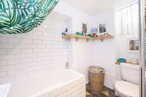 47 Rochford Walk, London, E8 3HQ
