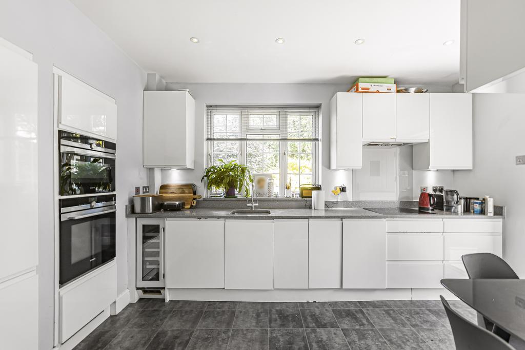 Kitchen/Dining