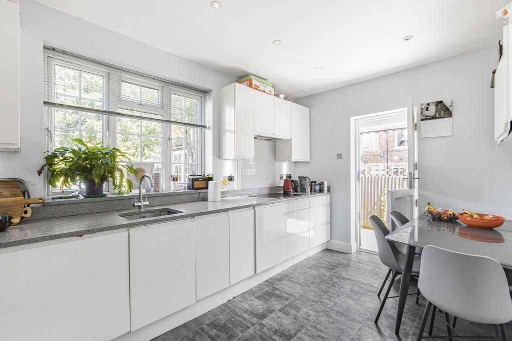 Kitchen/Dining