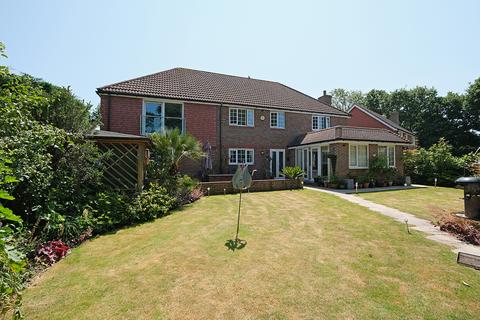 5 bedroom detached house for sale, Seabrook Close, Aldwick, Bognor Regis, West Sussex PO21