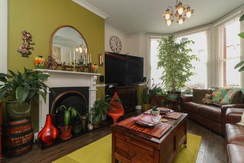 2 bedroom flat for sale, Roxburgh Road, Westgate, Kent, CT8