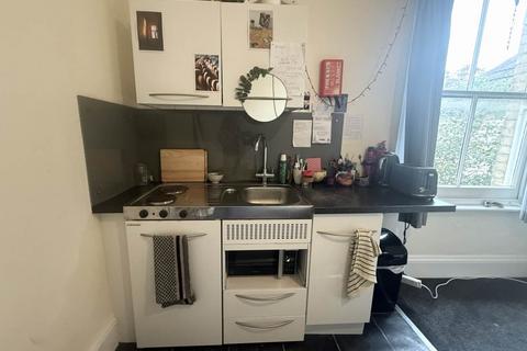 Studio to rent, Osmond Road, Hove, East Sussex