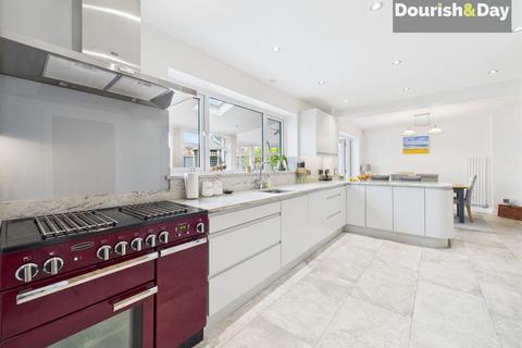 4 bedroom detached house for sale, Searle Avenue, Stafford ST16