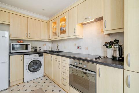 2 bedroom flat for sale, Park Road, Park Court Park Road, SO23