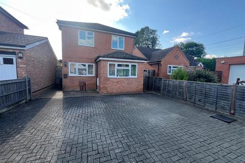 3 bedroom detached house for sale, Copelands Road, Desborough