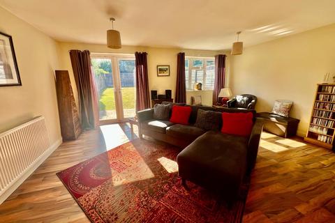 3 bedroom detached house for sale, Copelands Road, Desborough