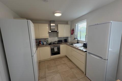 1 bedroom house of multiple occupation to rent, Chepstow Road, Oakley Vale, Corby, NN18