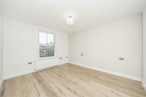4 bedroom flat to rent, Anson Road, London NW2