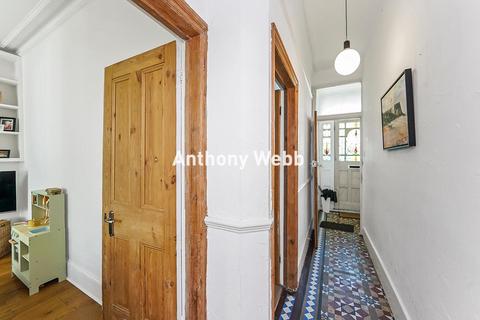 2 bedroom flat for sale, Meadowcroft Road, Palmers Green, N13