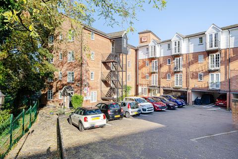 2 bedroom flat for sale, Flat 43, Castle View, Hockerill Street, Bishop's Stortford, Hertfordshire CM23 2XR