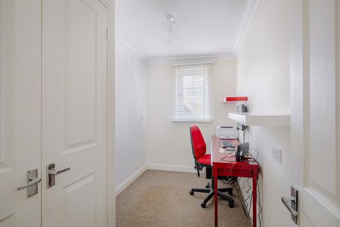 2 bedroom flat for sale, Flat 43, Castle View, Hockerill Street, Bishop's Stortford, Hertfordshire CM23 2XR
