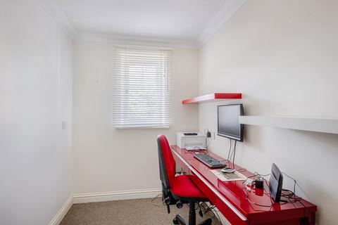 2 bedroom flat for sale, Flat 43, Castle View, Hockerill Street, Bishop's Stortford, Hertfordshire CM23 2XR