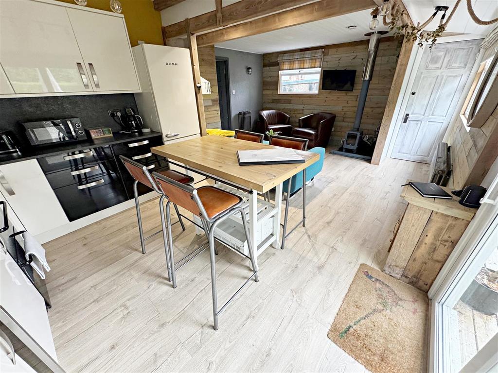 Kitchen/living/dining area