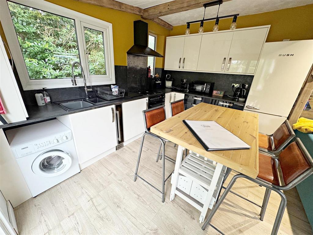 Kitchen/dining area