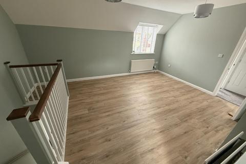 2 bedroom coach house to rent, Birkdale Close, Swindon