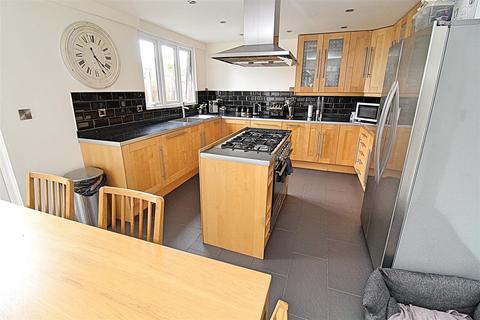 4 bedroom end of terrace house for sale, Windward Way, Birmingham B36