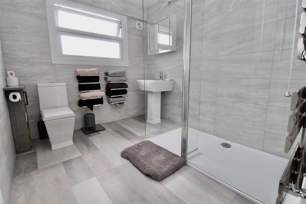 Family Shower Room