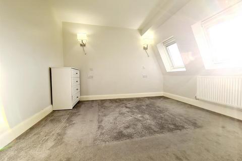 1 bedroom flat to rent, Station Lane, Hornchurch