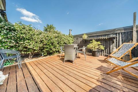 2 bedroom maisonette for sale, Lyveden Road, London SW17