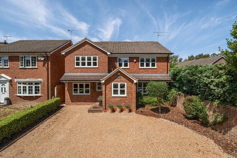 Blackstroud Lane West, Surrey GU18