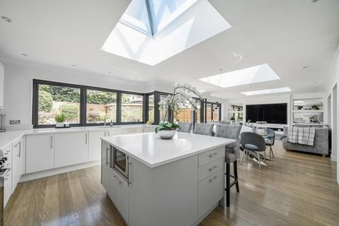 4 bedroom detached house for sale, Blackstroud Lane West, Surrey GU18