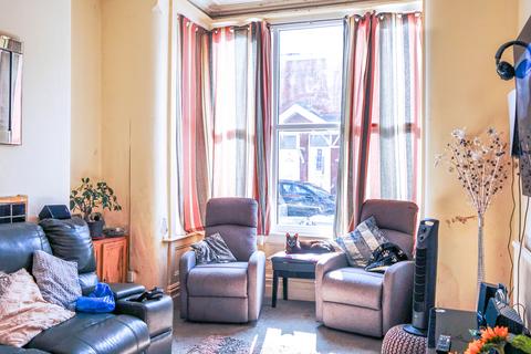 3 bedroom flat for sale, Boothroyden, Blackpool FY1