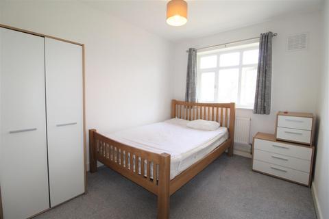 3 bedroom flat to rent, Olive tree house, Sharath street, London