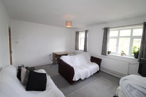 3 bedroom flat to rent, Olive tree house, Sharath street, London